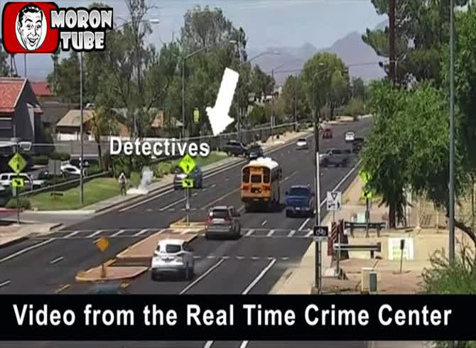 Video :Officers neutralize a robbery suspect in their vehicle
